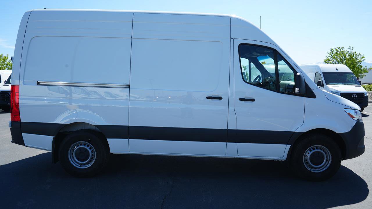 Used 2024 Mercedes-Benz Sprinter 2500 image 5