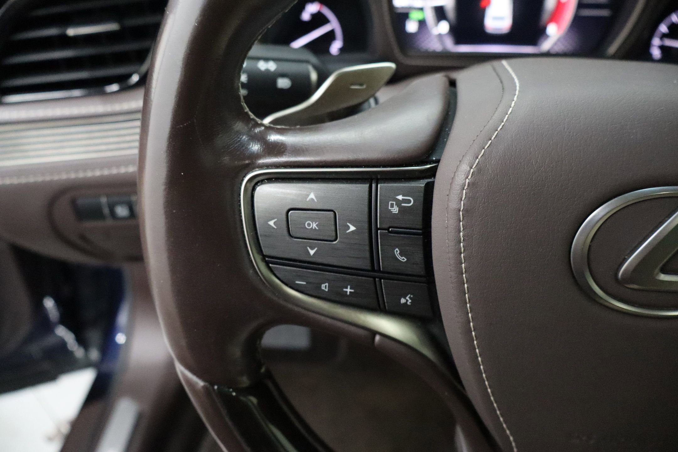 Used 2020 Lexus LS 500 w/ Interior Upgrade Package image 18