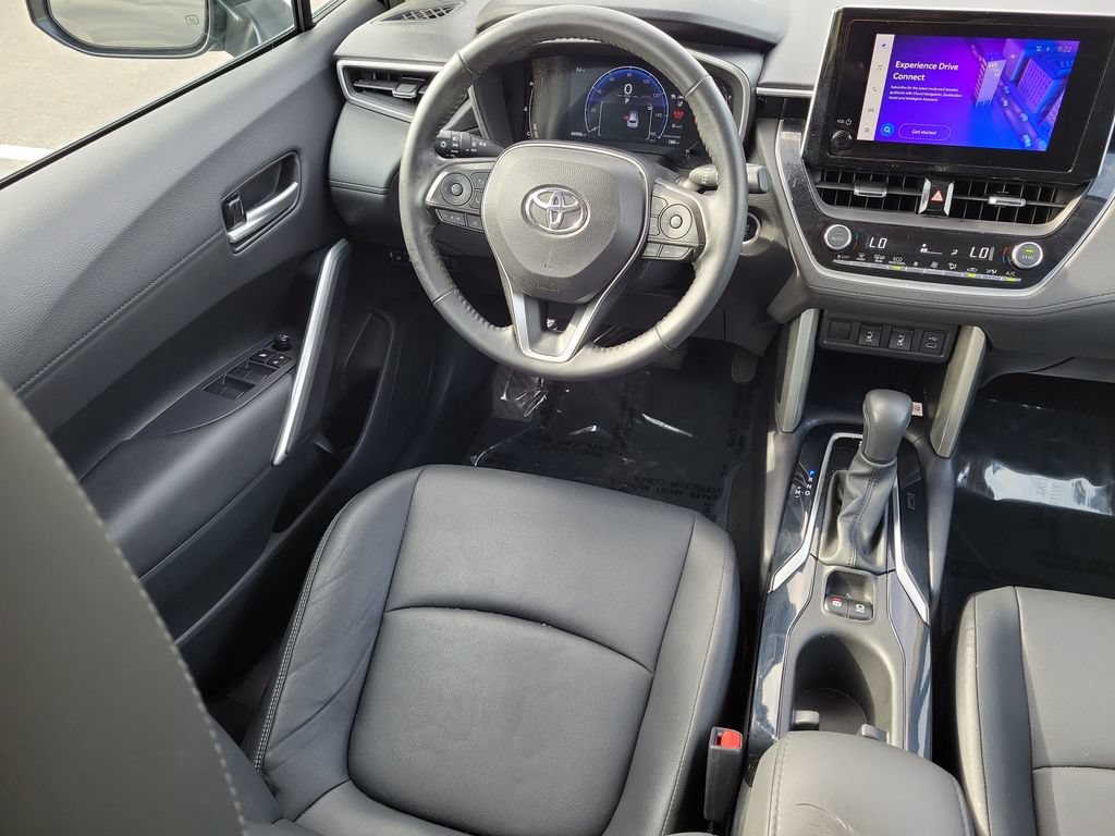 Used 2023 Toyota Corolla Cross XLE w/ Convenience Package FWD image 10