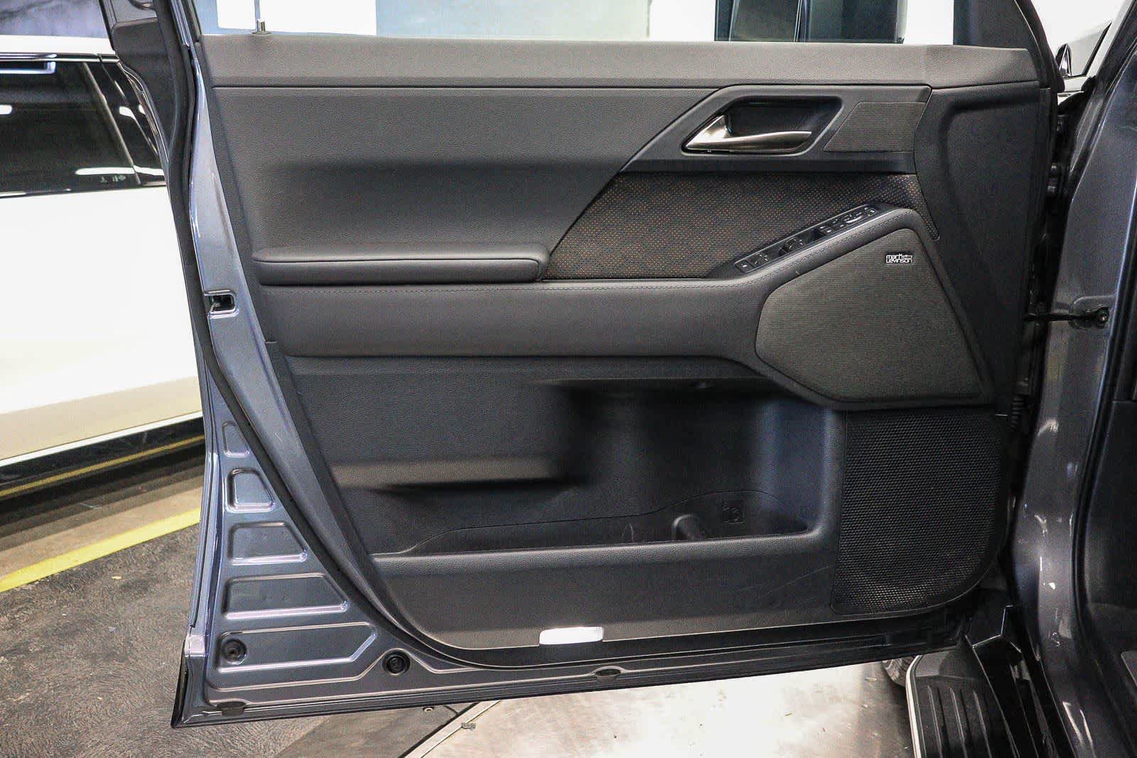 Used 2024 Lexus GX 550 w/ Cold Area Package AWD/4WD image 23