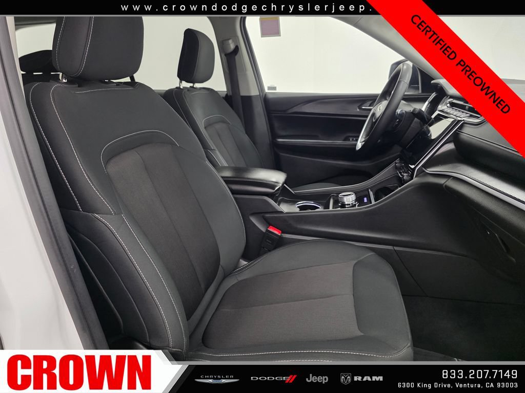 Used 2024 Jeep Grand Cherokee Laredo AWD/4WD image 10