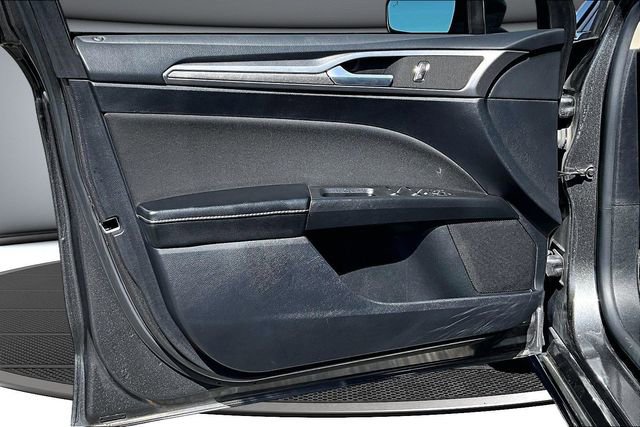 Used 2020 Ford Fusion SE image 20