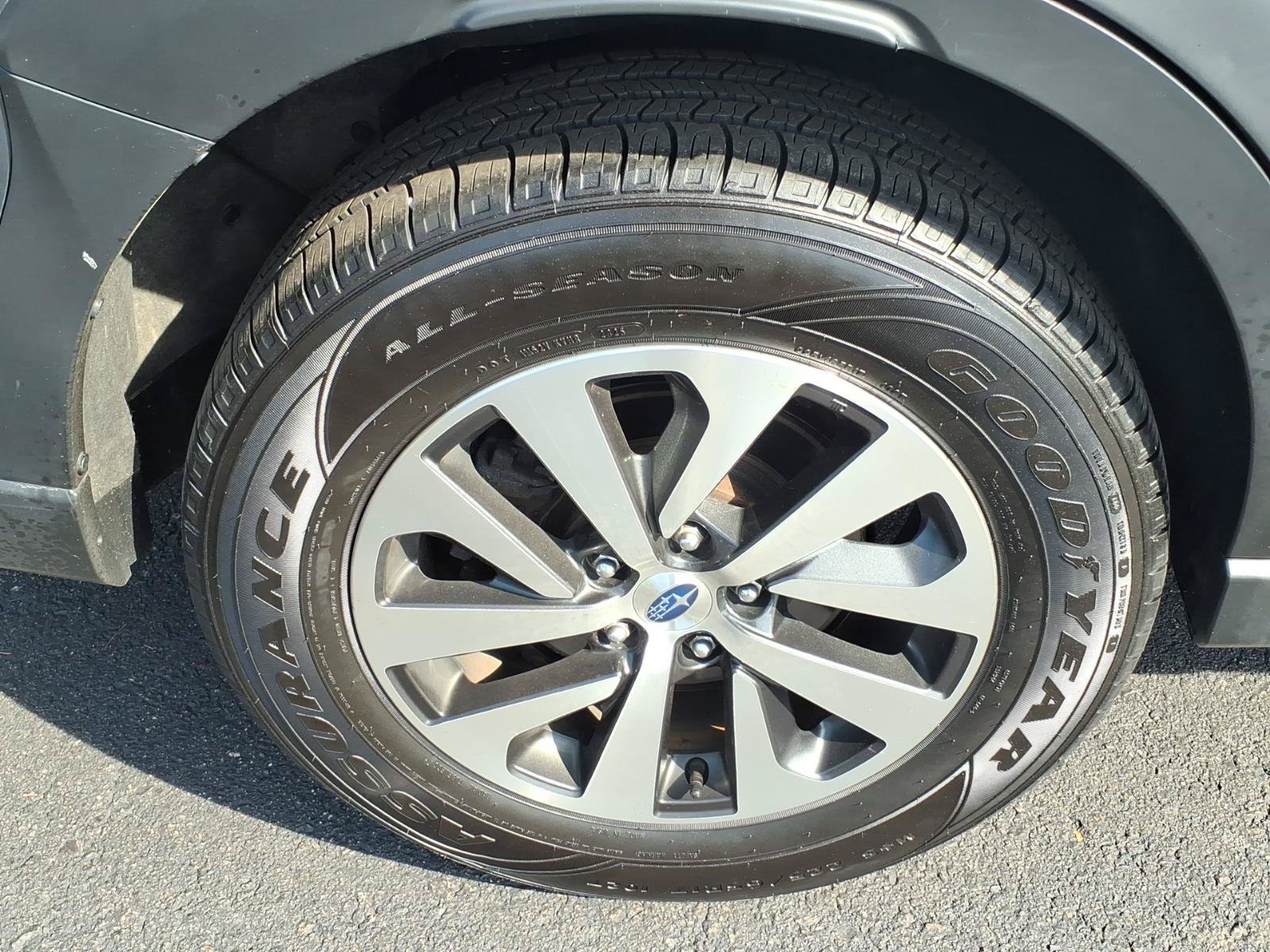 Used 2023 Subaru Outback Premium AWD/4WD image 5