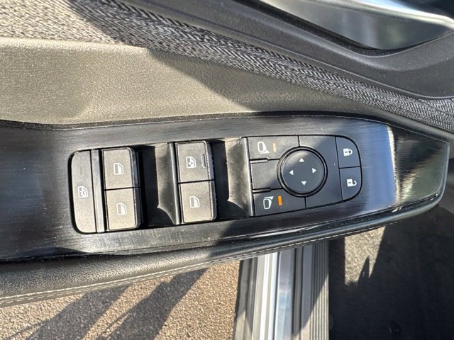 Used 2023 Nissan Rogue SV AWD/4WD image 7