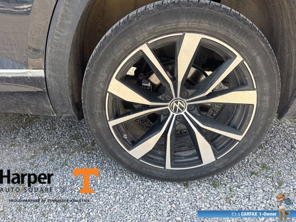 Used 2025 Volkswagen Atlas SEL Premium R-Line image 21