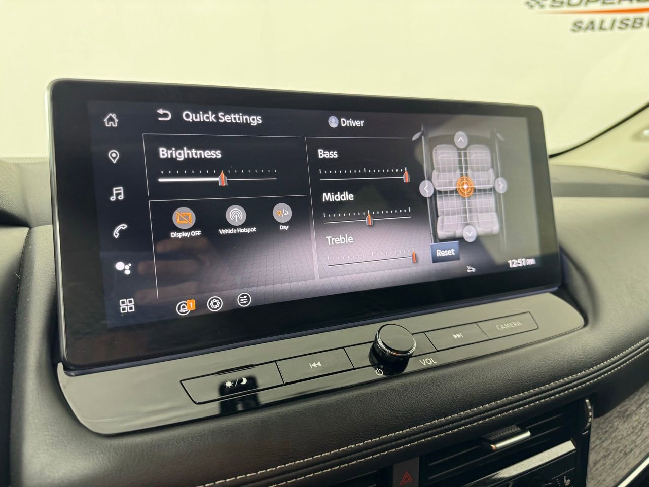 Used 2025 Nissan Rogue Platinum w/ Tech Package image 27