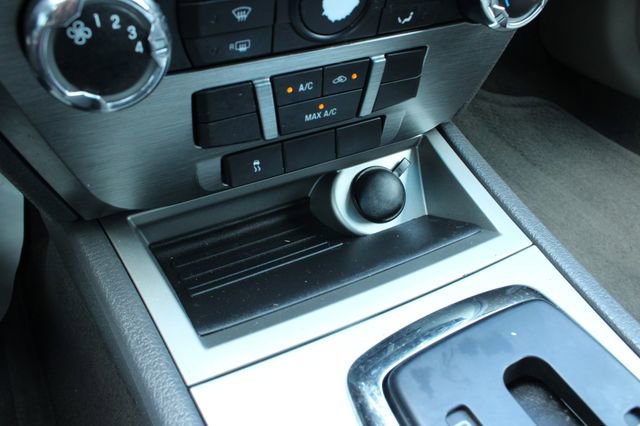 Used 2010 Ford Fusion SE FWD image 18