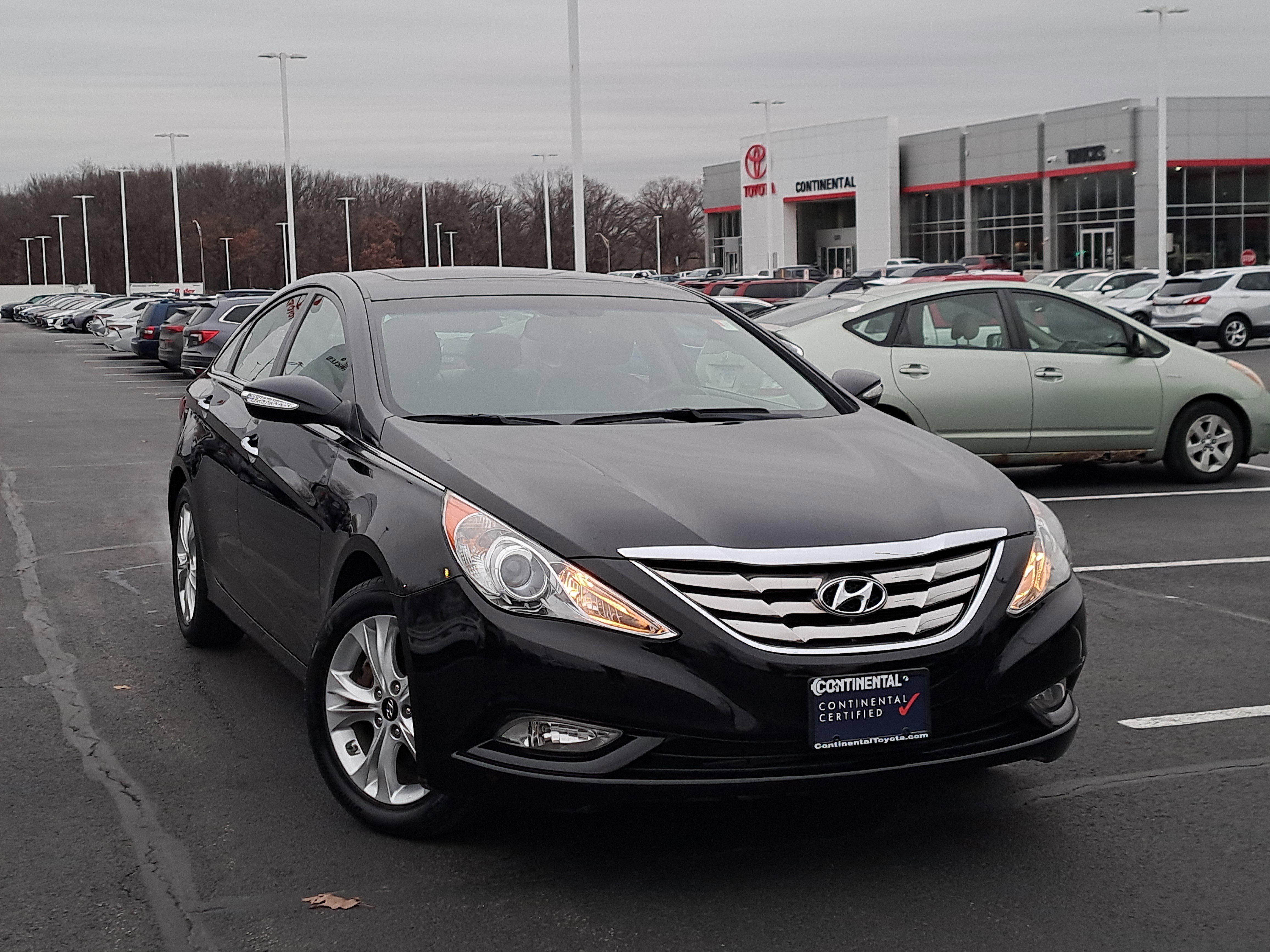 Used 2011 Hyundai Sonata Limited w/ Navigation Pkg 5 image 2