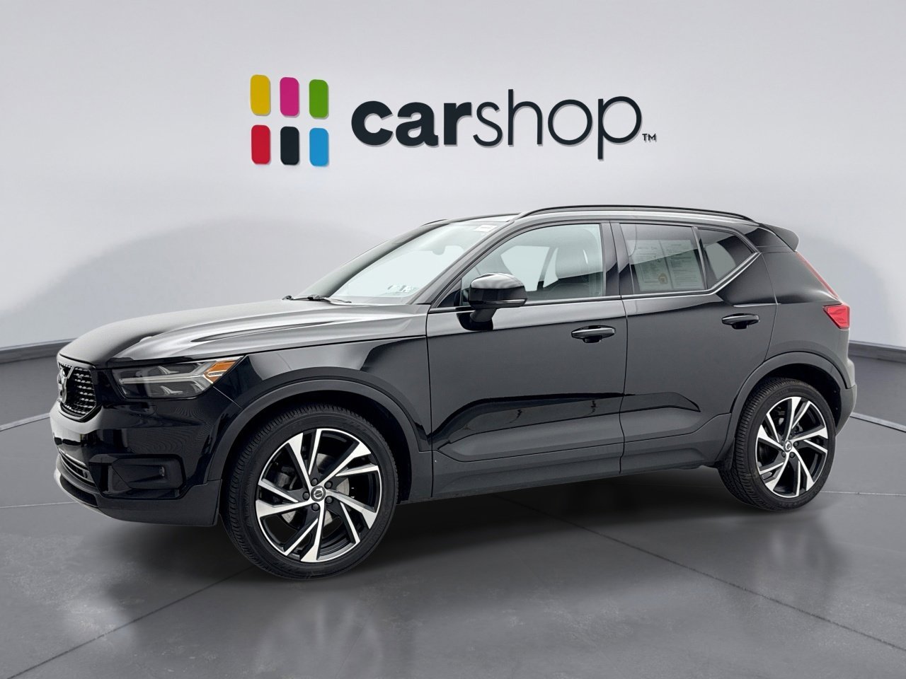 Used 2021 Volvo XC40 T5 R-Design w/ Advanced Package