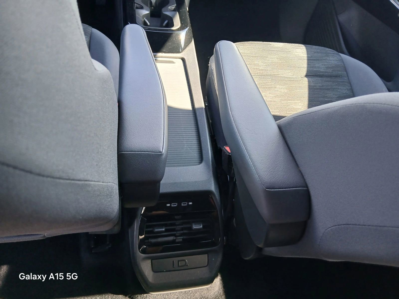 Used 2022 Volkswagen ID.4 Pro RWD image 27