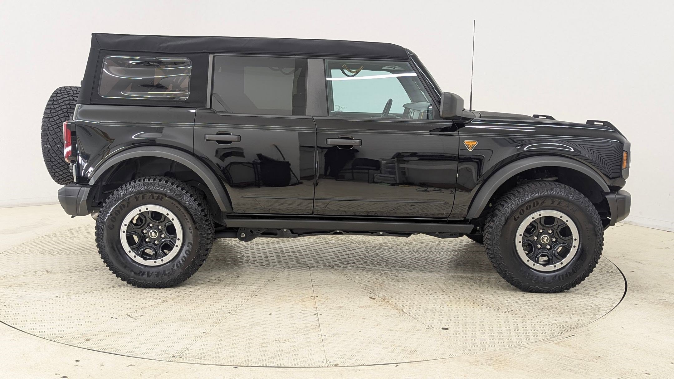 Certified 2023 Ford Bronco Badlands w/ Sasquatch Package image 8