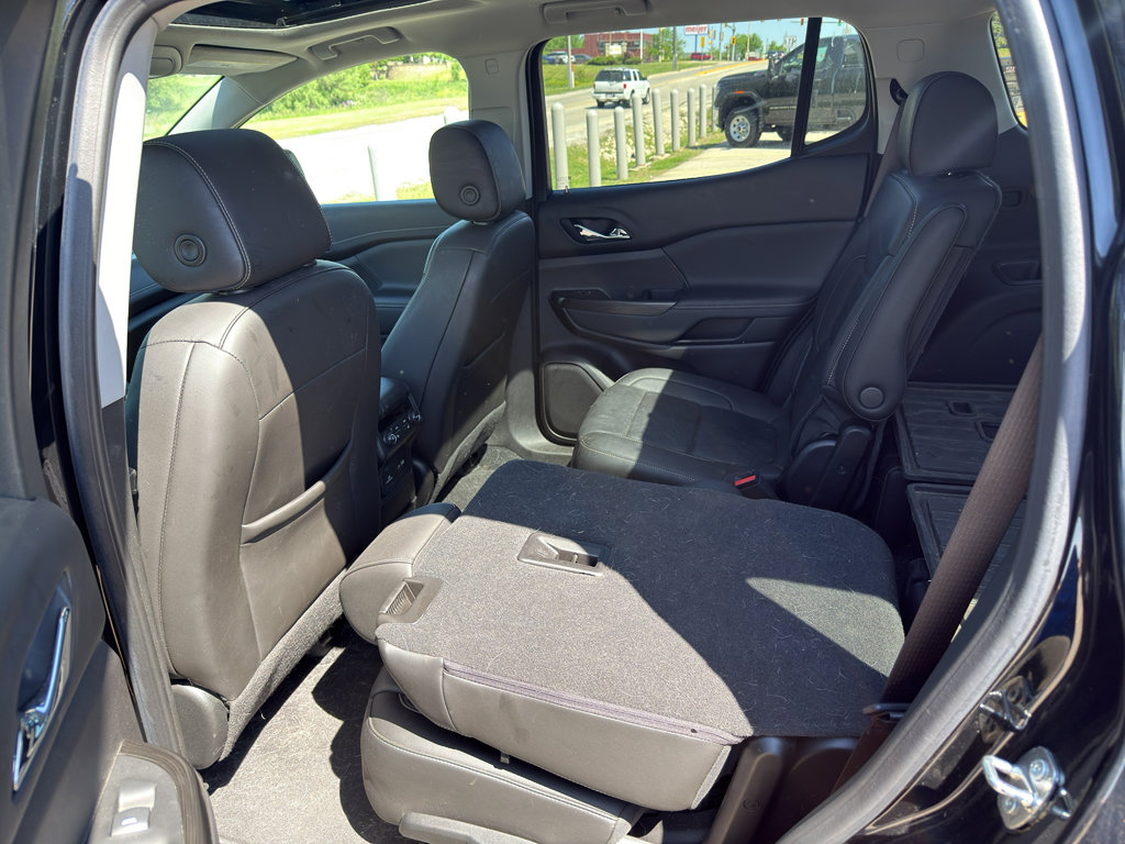 Used 2023 GMC Acadia SLT w/ Preferred Package AWD/4WD image 4