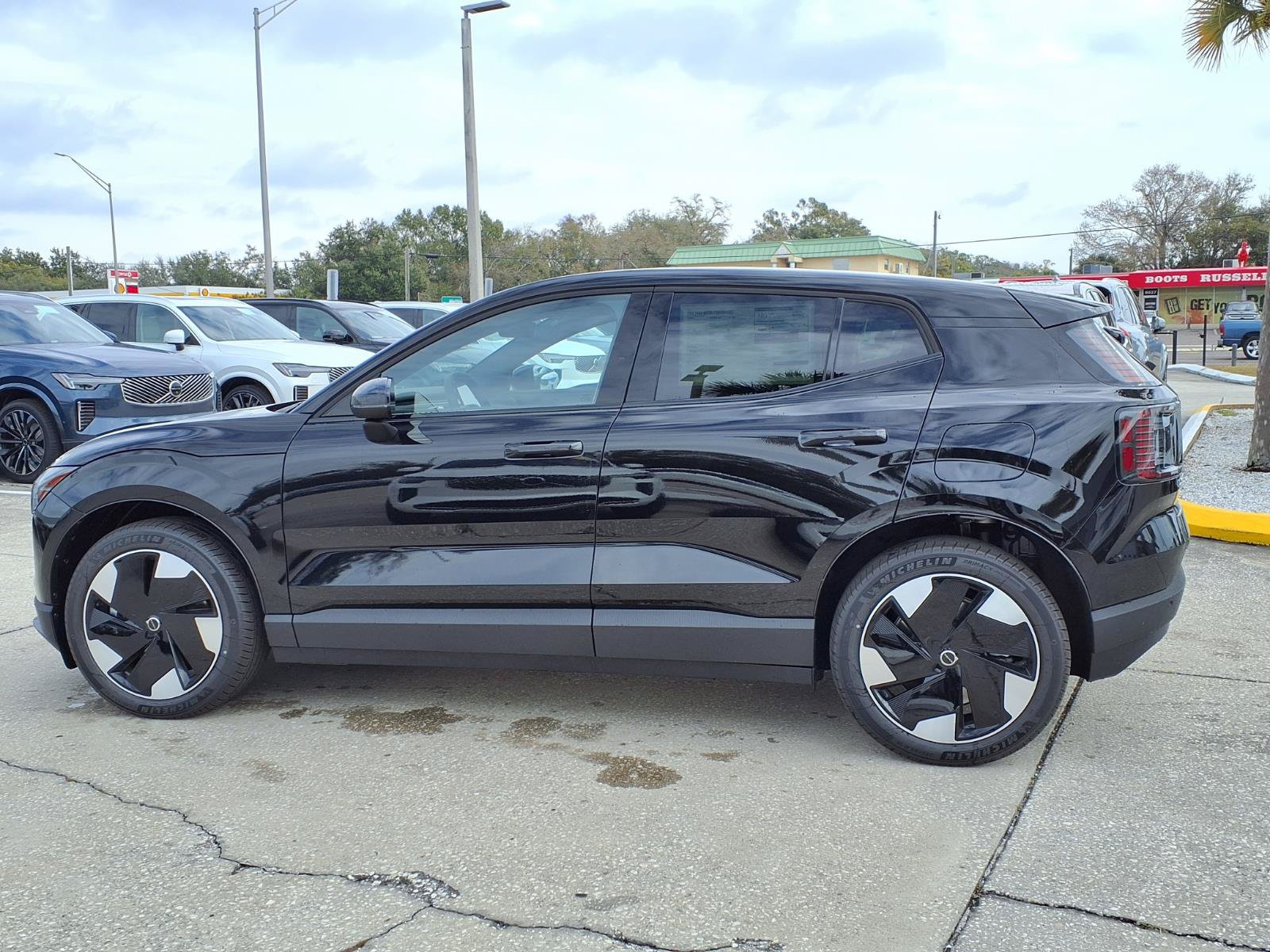New 2026 Volvo EX30 Plus w/ Protection Package Premier AWD/4WD image 4