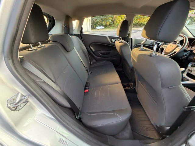 Used 2016 Ford Fiesta SE w/ Cold Weather Package FWD image 12