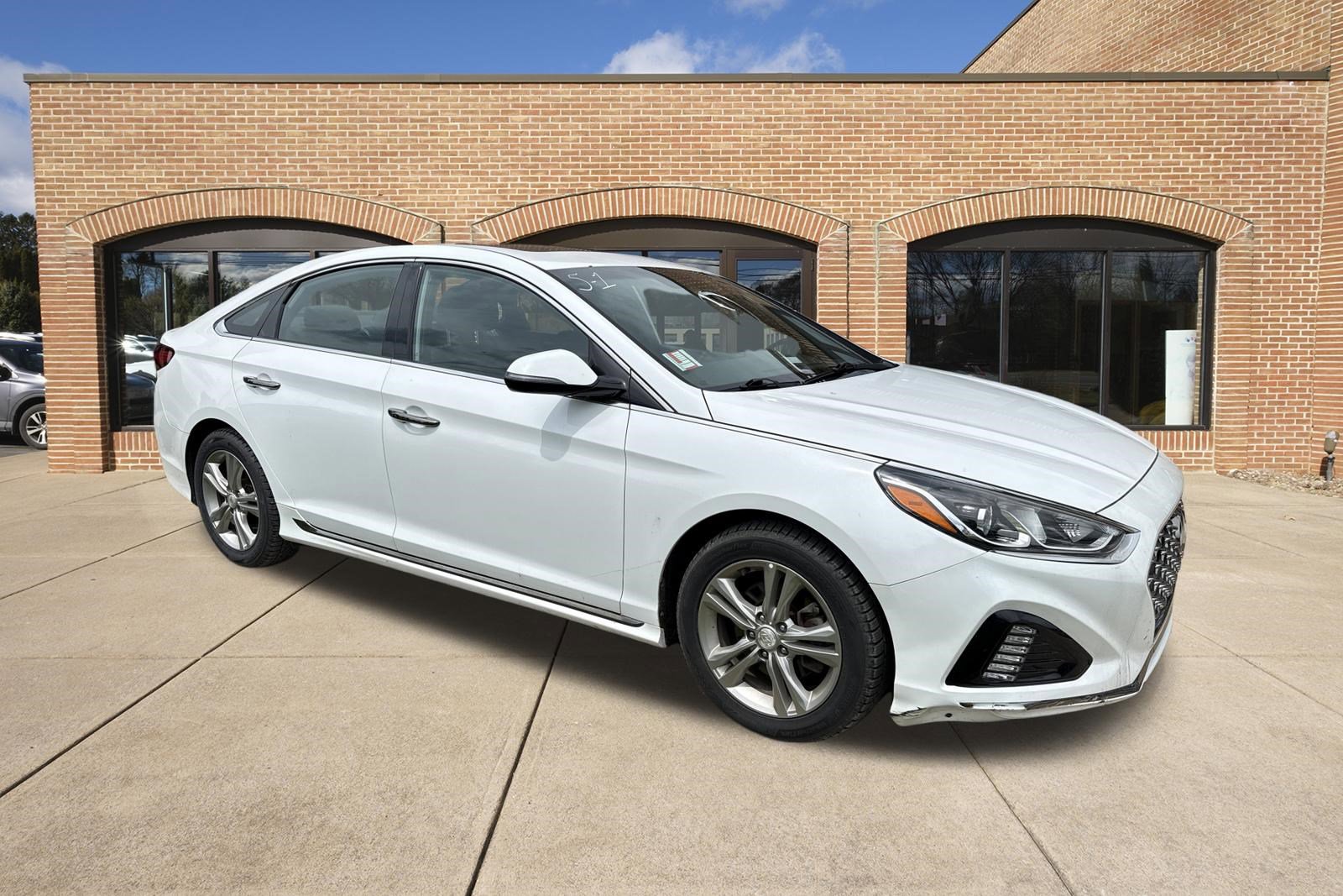 Used 2018 Hyundai Sonata Sport FWD image 1