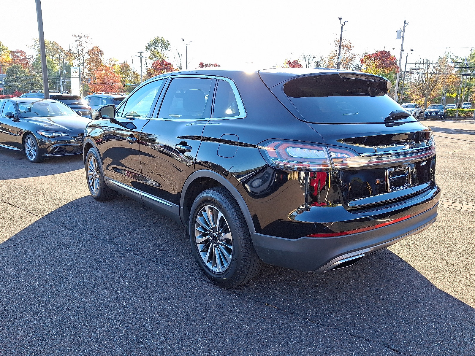 Used 2020 Lincoln Nautilus Reserve image 4