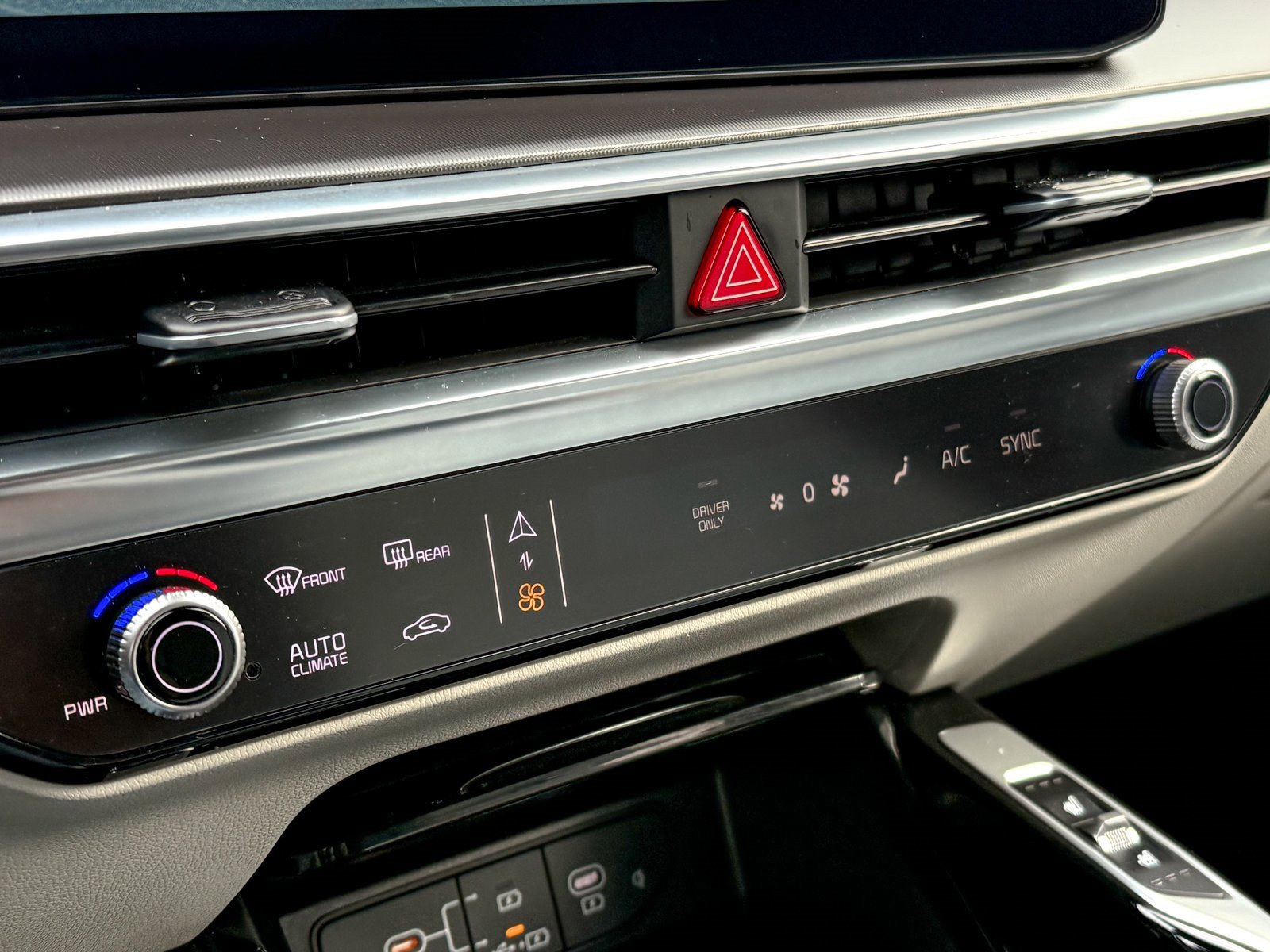 Certified 2025 Kia Sorento SX Prestige image 21