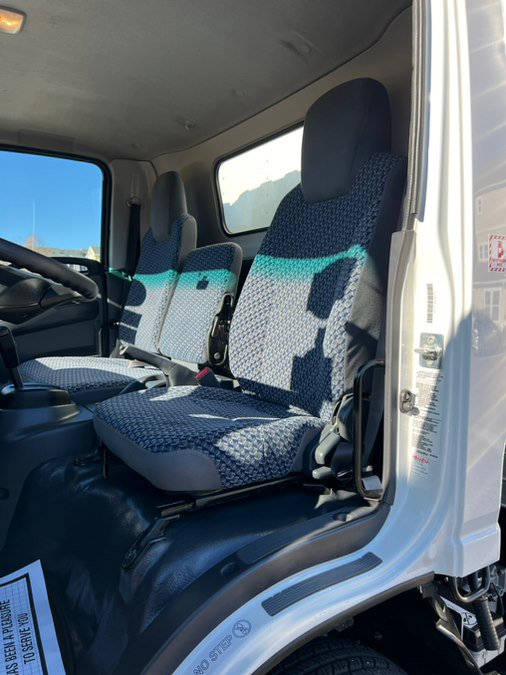 Used 2024 Isuzu NPR image 17