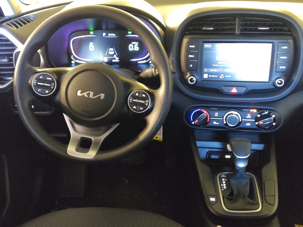 Used 2023 Kia Soul LX w/ LX Technology Package image 22