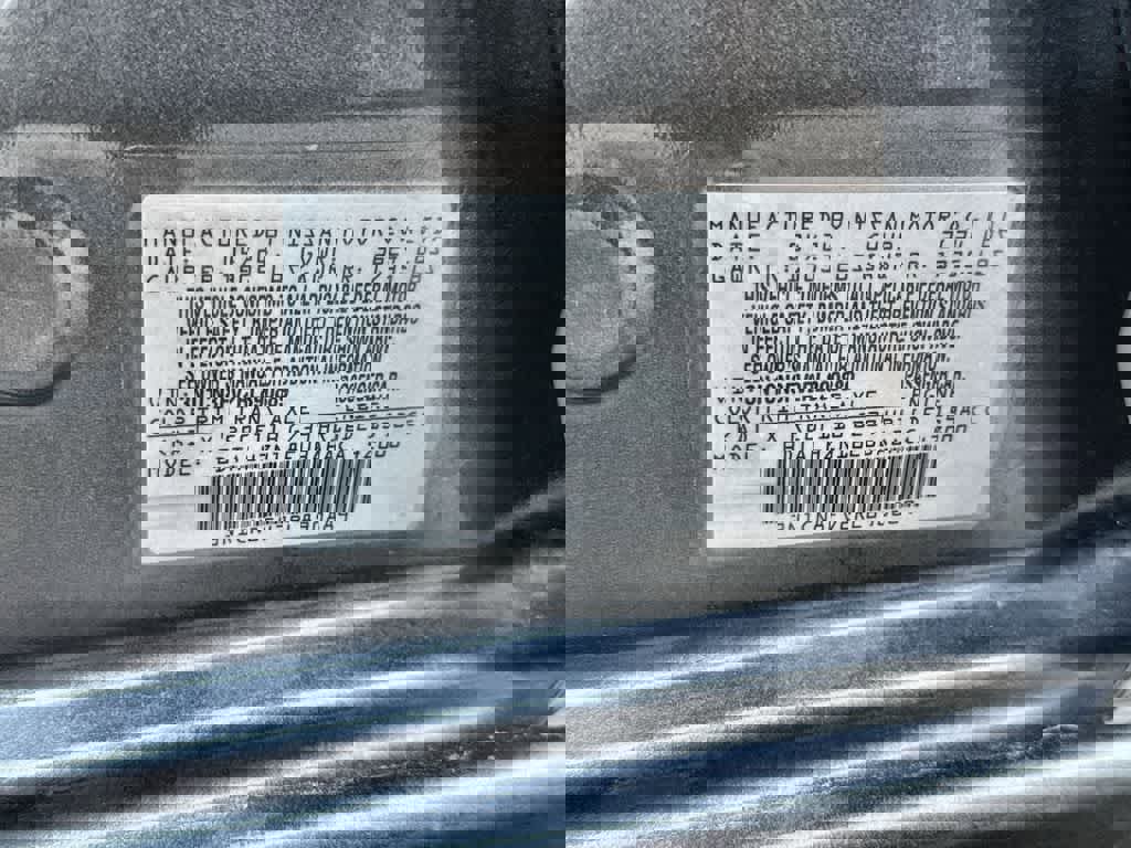 Used 2024 Nissan Versa SR image 24