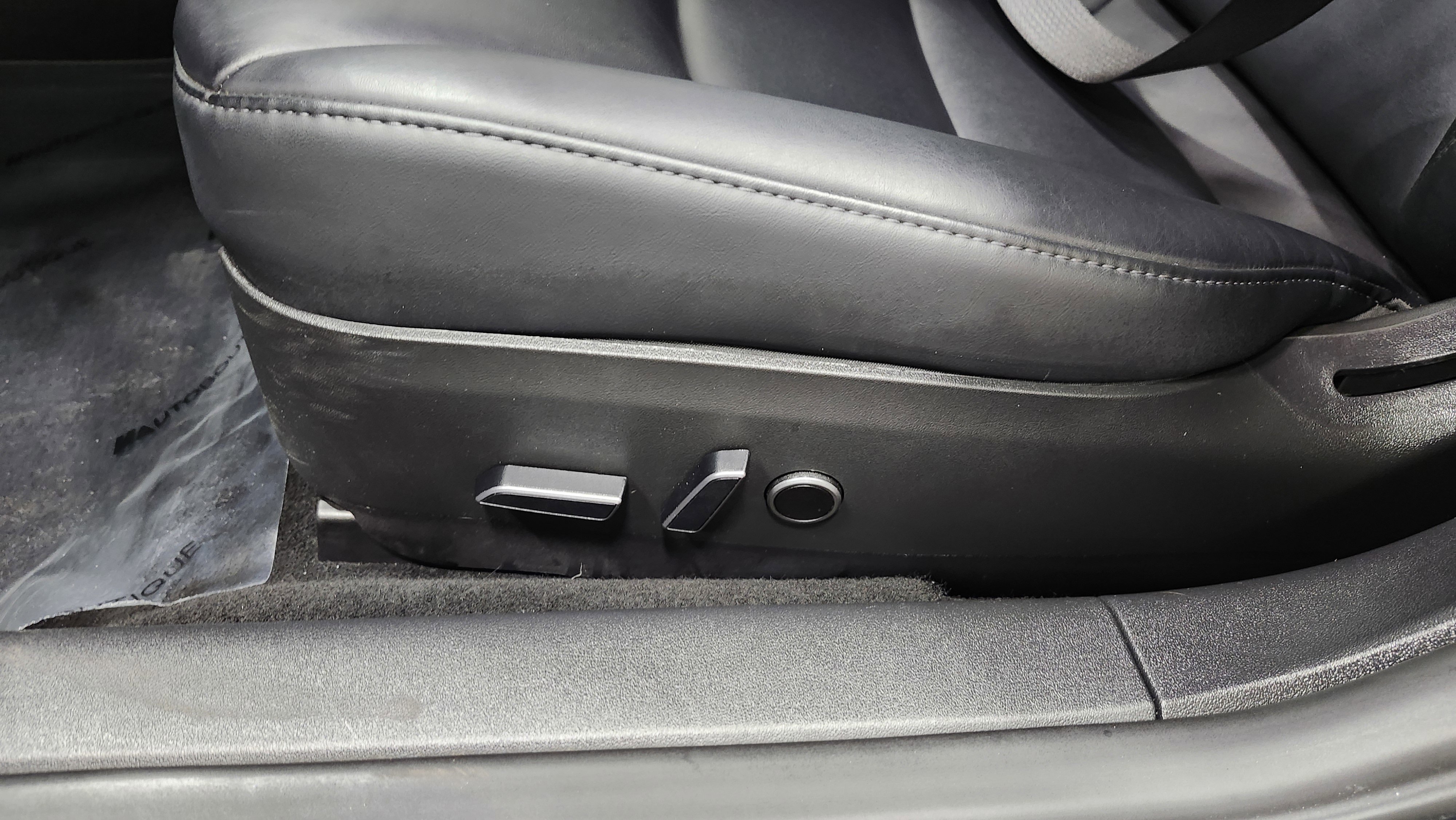 Used 2023 Tesla Model 3 Standard Range image 22