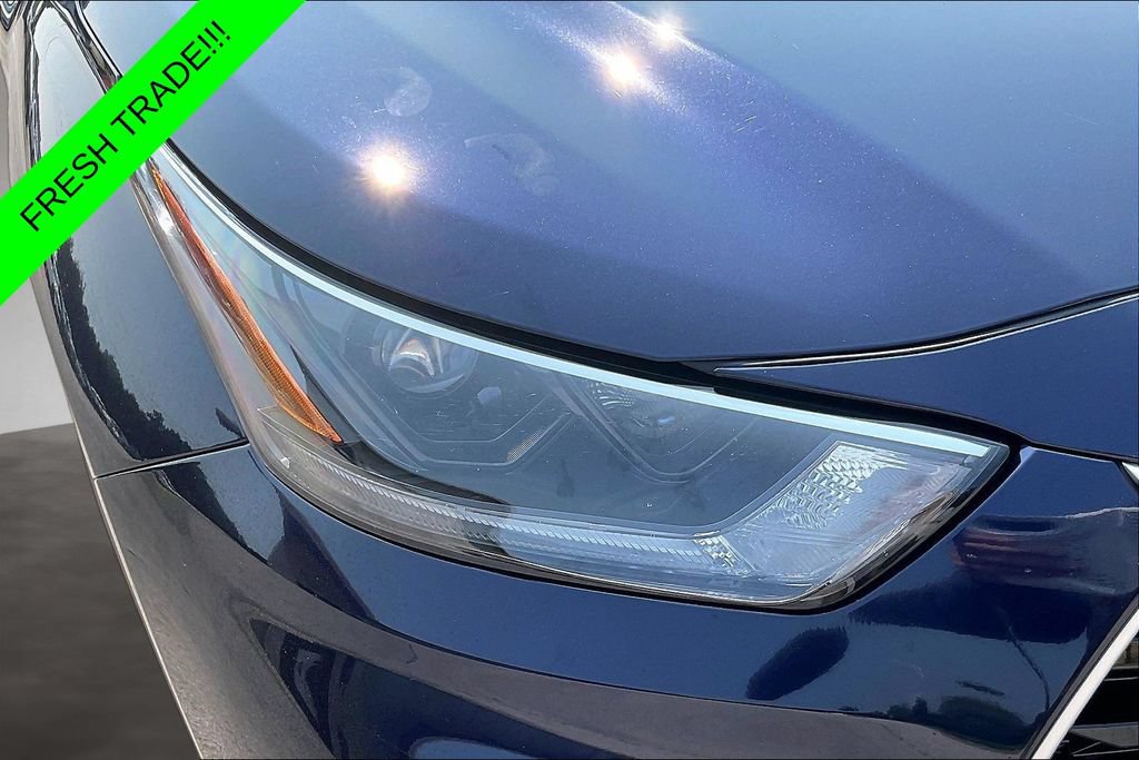 Used 2021 Toyota Highlander XLE AWD/4WD image 32
