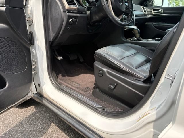 Used 2017 Jeep Grand Cherokee Limited AWD/4WD image 12