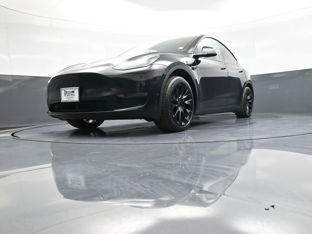 Used 2023 Tesla Model Y Long Range image 27