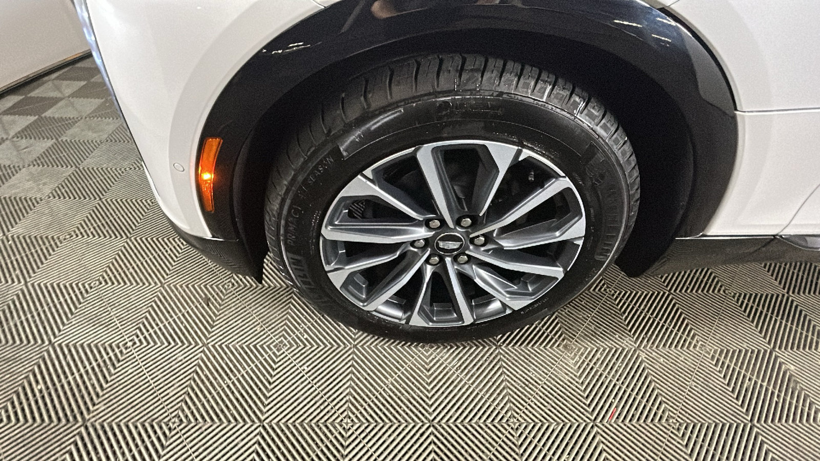 Used 2024 Cadillac Lyriq Sport w/ LPO, Floor Liner Package AWD/4WD image 11