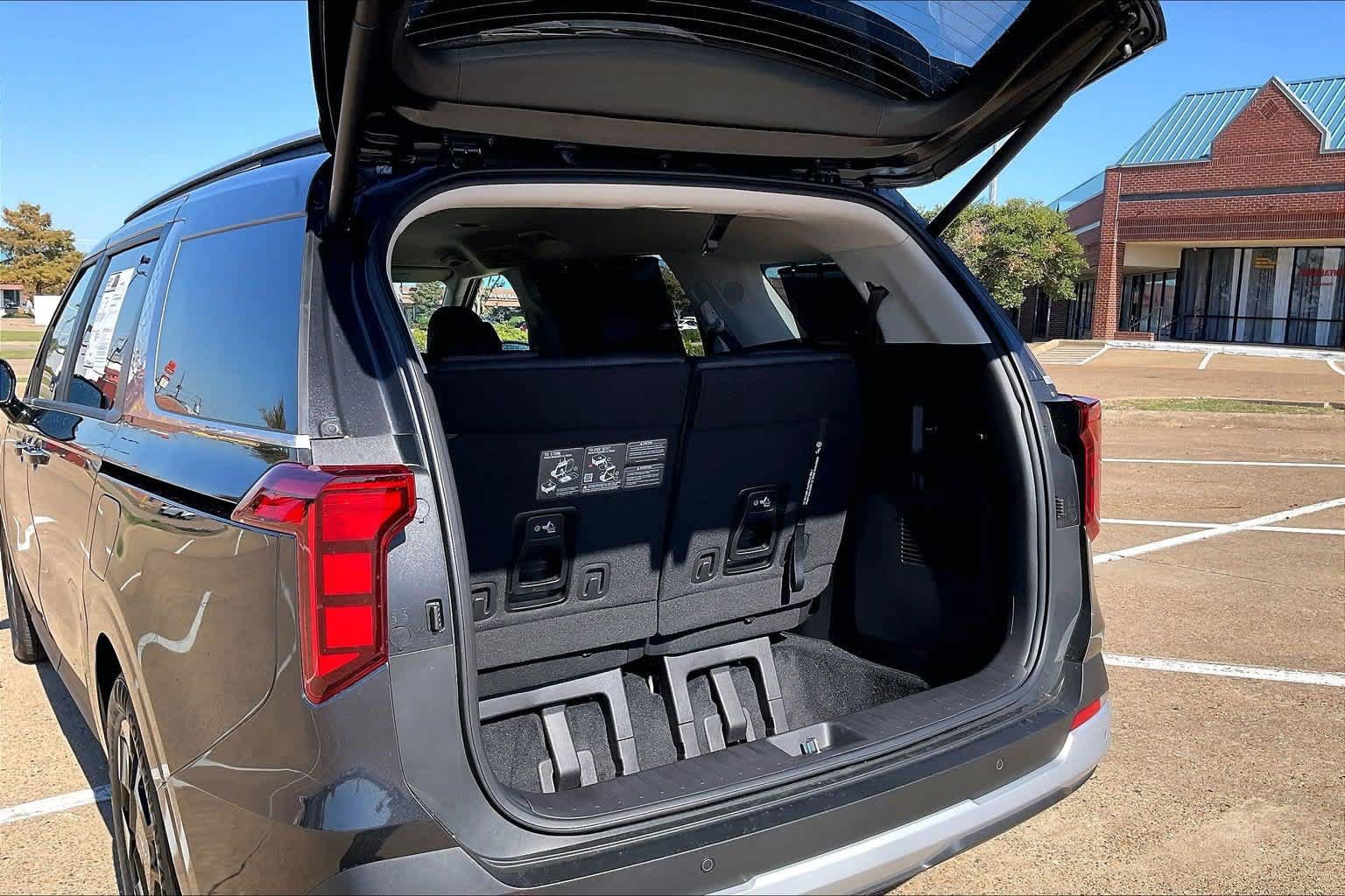 Certified 2026 Kia Carnival EX FWD image 16