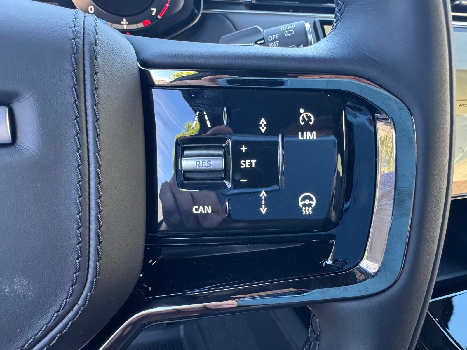 New 2026 Land Rover Range Rover Sport Dynamic SE AWD/4WD image 20