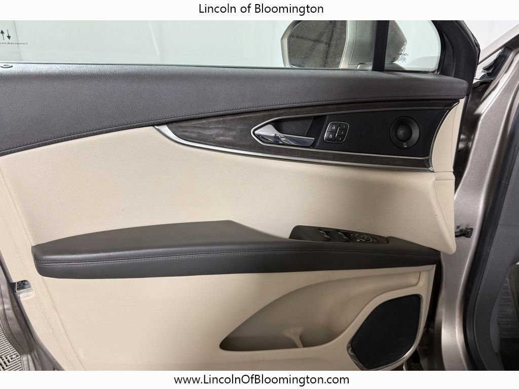 Used 2020 Lincoln Nautilus Reserve w/ Equipment Group 201A image 20