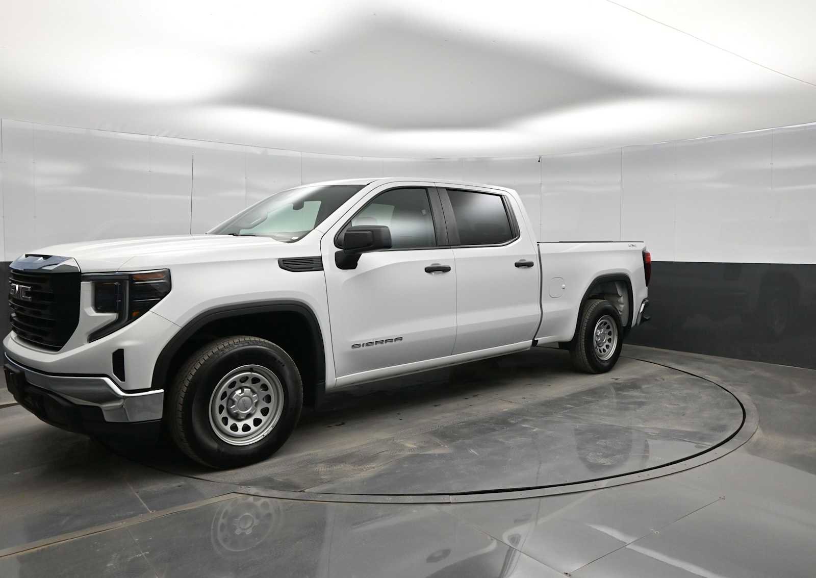 Used 2023 GMC Sierra 1500 Pro w/ Pro Value Package image 4