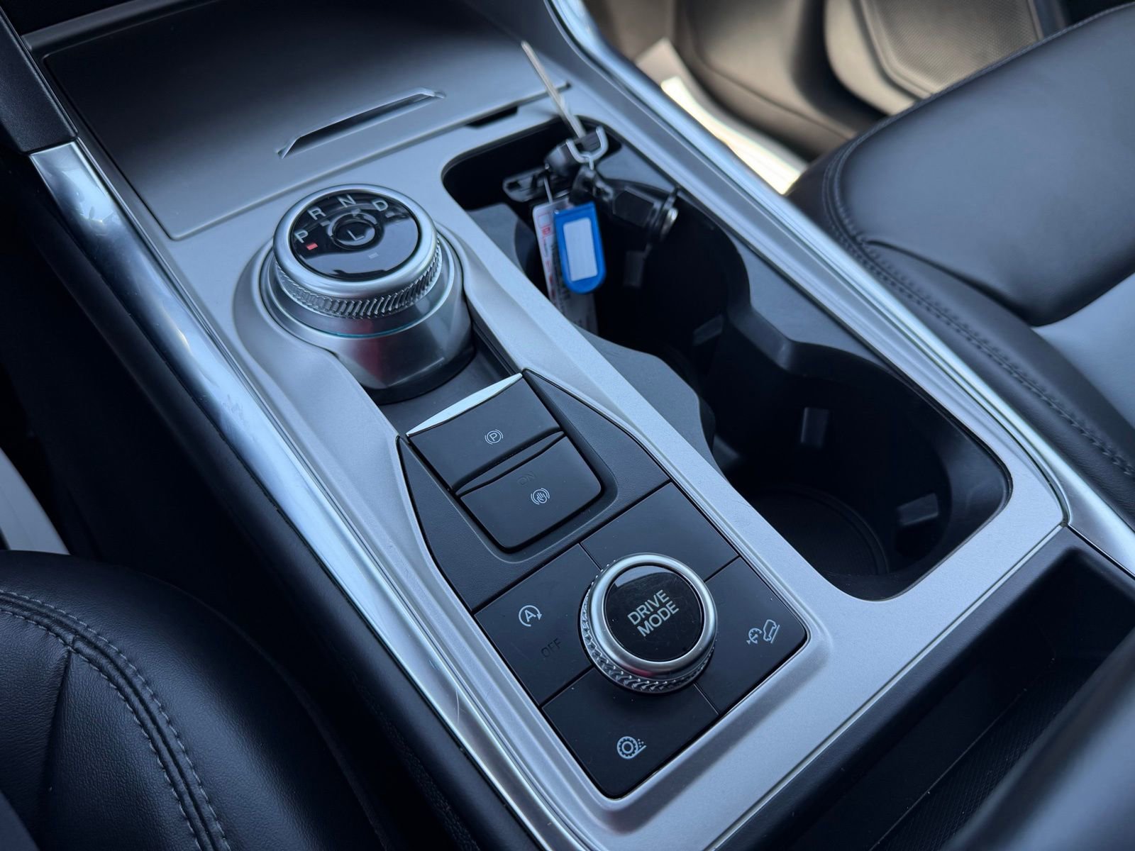 Used 2023 Ford Explorer XLT w/ Equipment Group 202A image 23