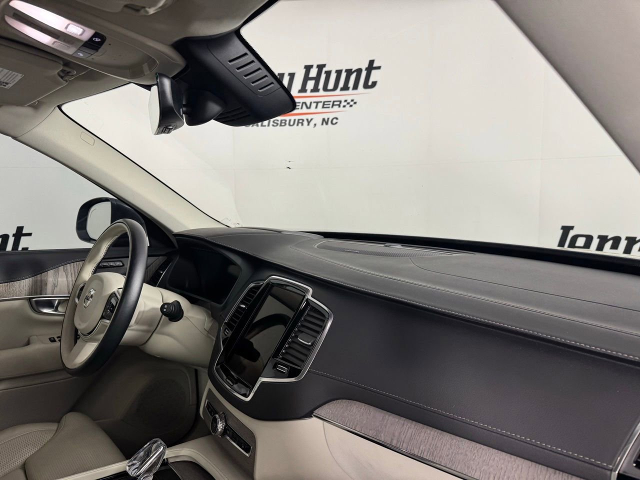Used 2023 Volvo XC90 B6 Ultimate w/ Protection Package Premier AWD/4WD image 34