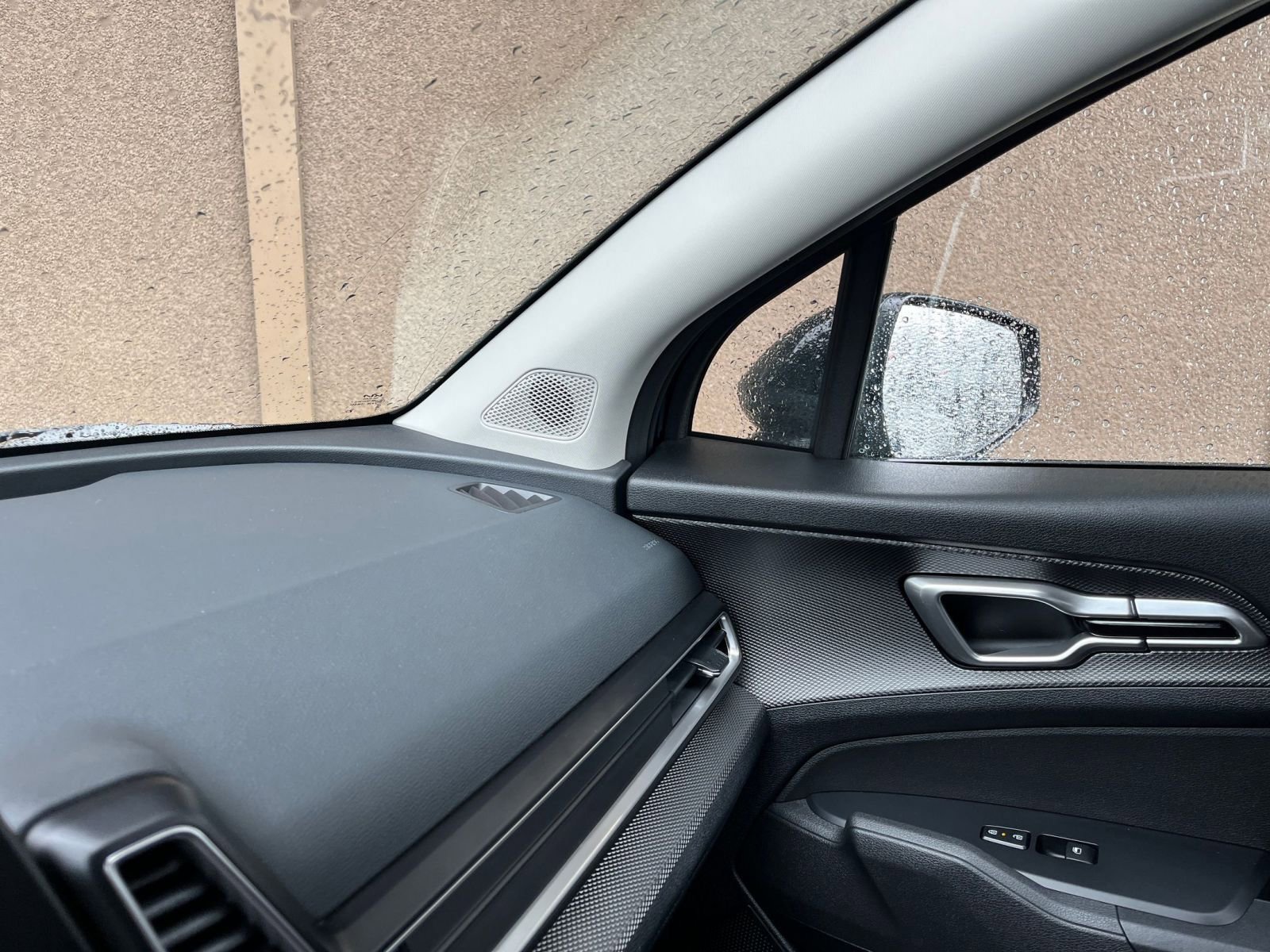 Used 2025 Kia Sportage LX image 35