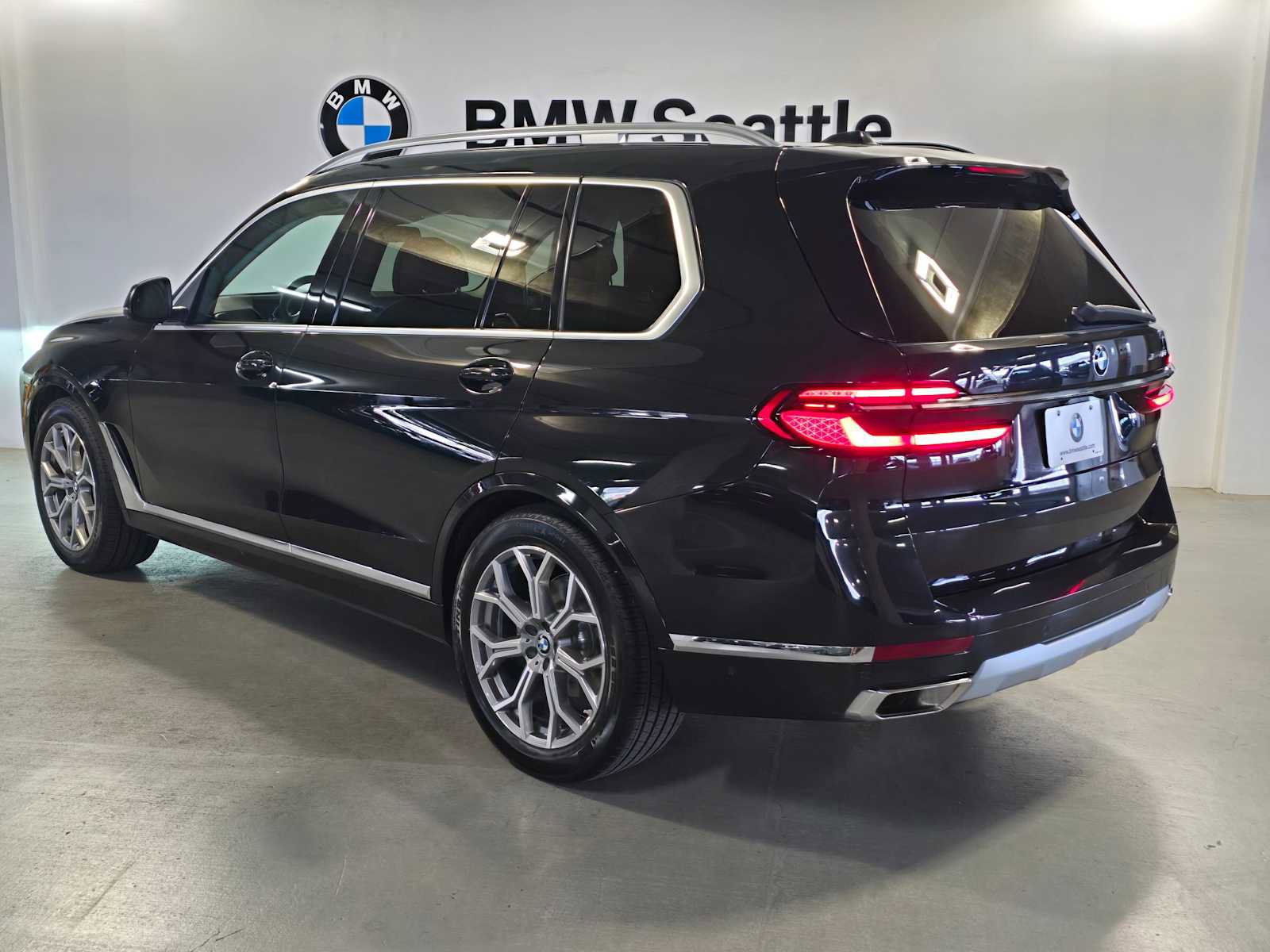 Used 2023 BMW X7 xDrive40i image 4