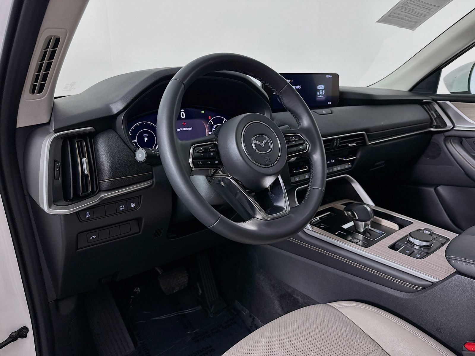 Certified 2024 MAZDA CX-90 Plug-In Hybrid w/ Preferred AWD/4WD image 9