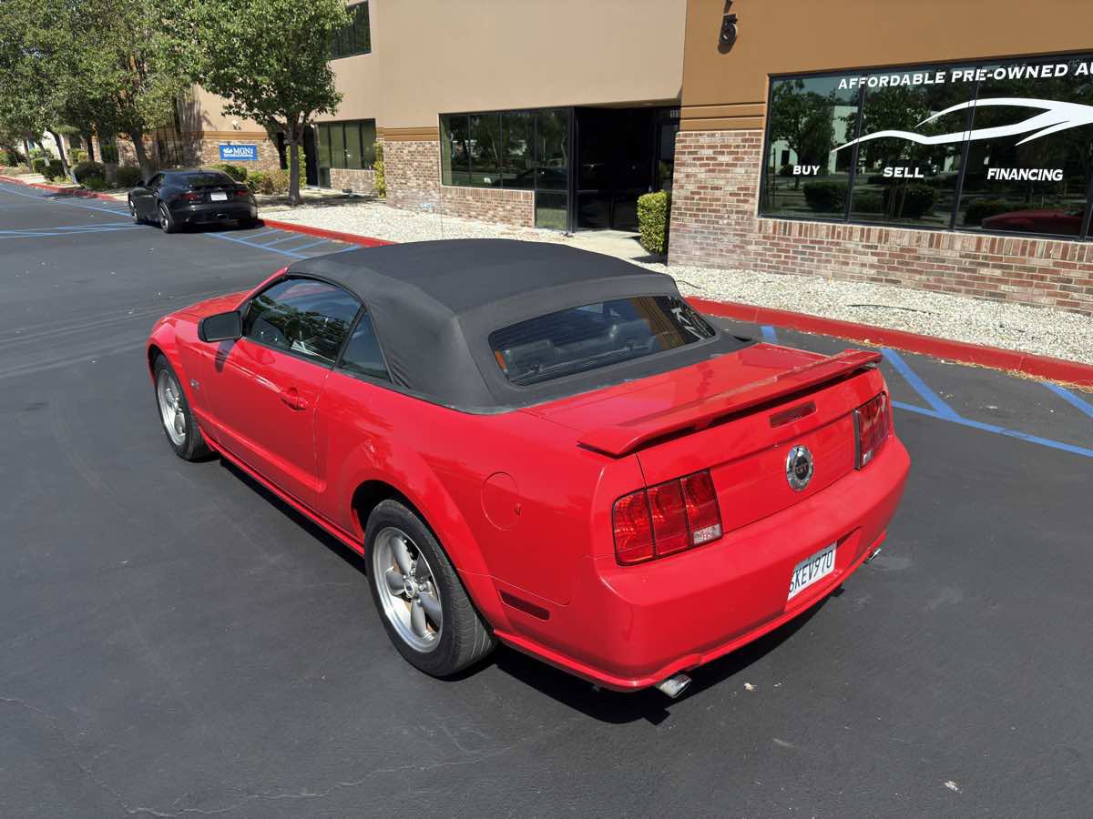 Used 2005 Ford Mustang GT image 12
