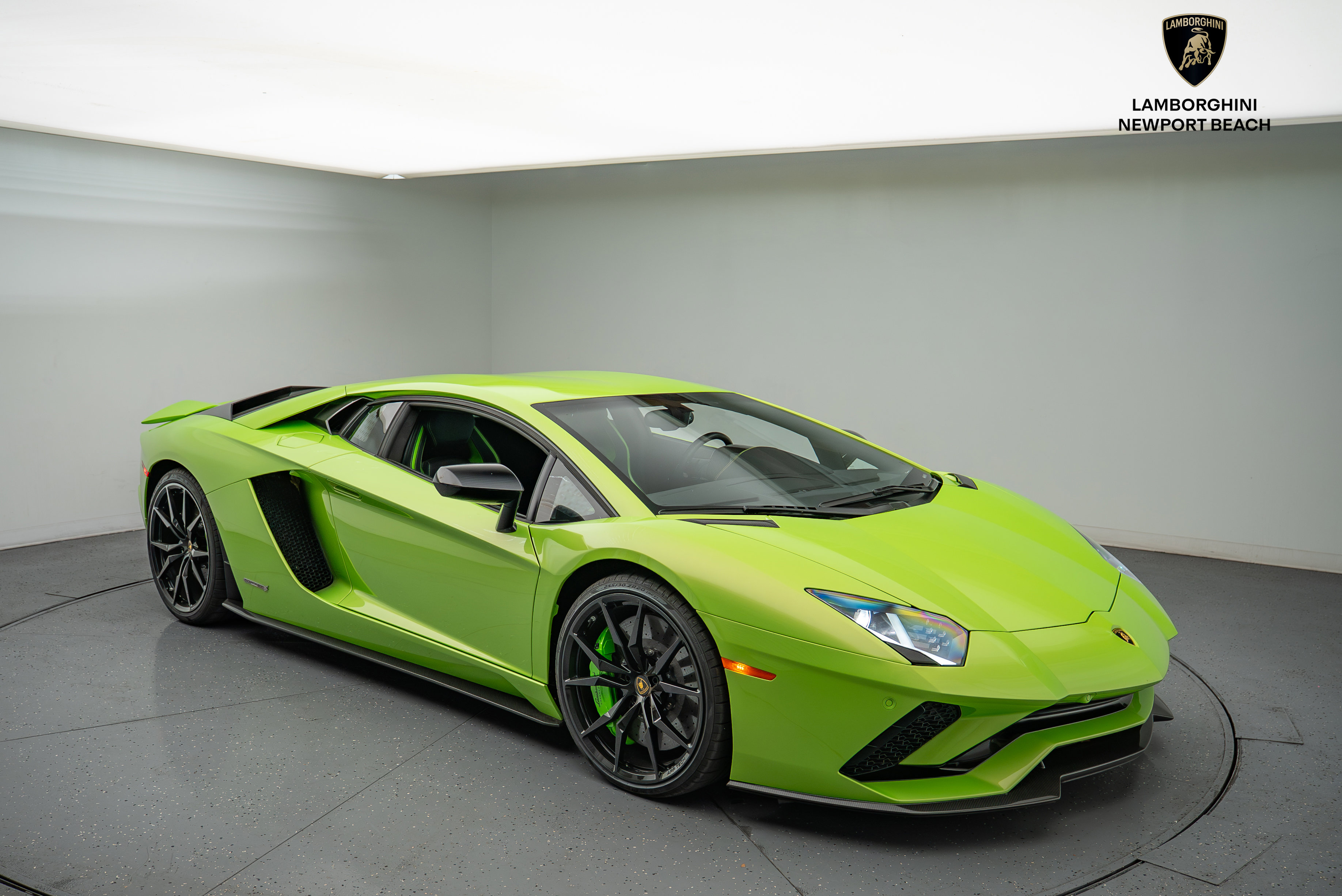 Used 2018 Lamborghini Aventador S image 1