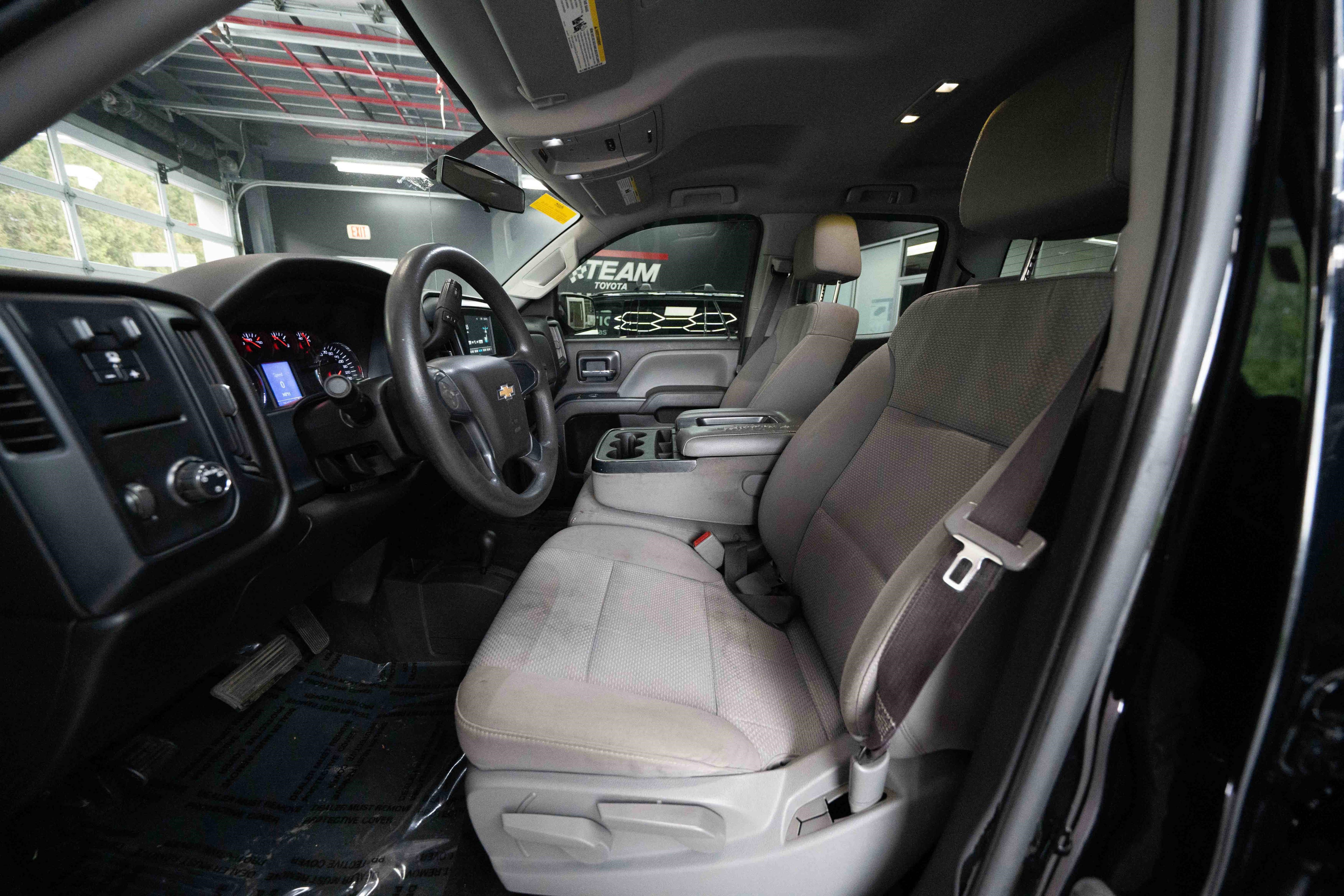 Used 2017 Chevrolet Silverado 1500 Custom w/ Custom Convenience Package AWD/4WD image 9