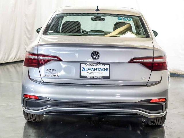 Used 2024 Volkswagen Jetta SE FWD image 8