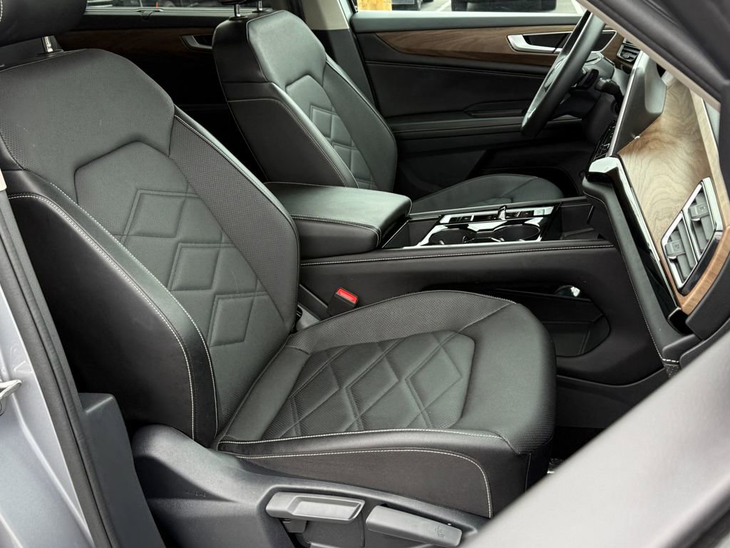 Used 2024 Volkswagen Atlas SE image 12