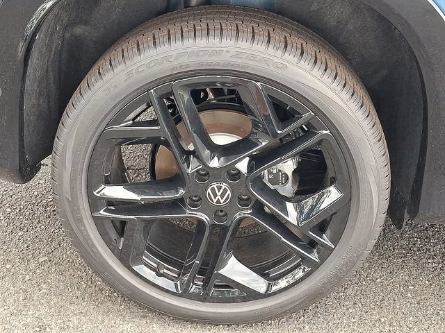 New 2026 Volkswagen Tiguan SE R-Line AWD/4WD image 5