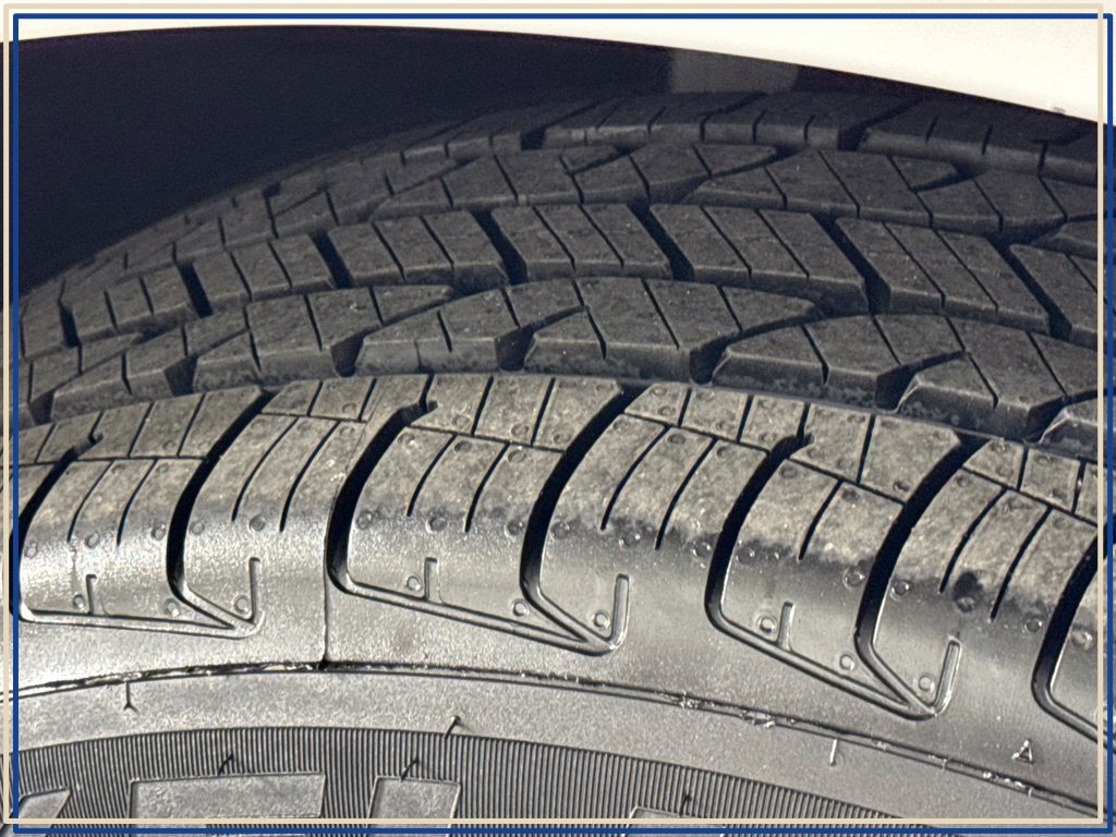 Certified 2024 Chevrolet Equinox LT AWD/4WD image 13