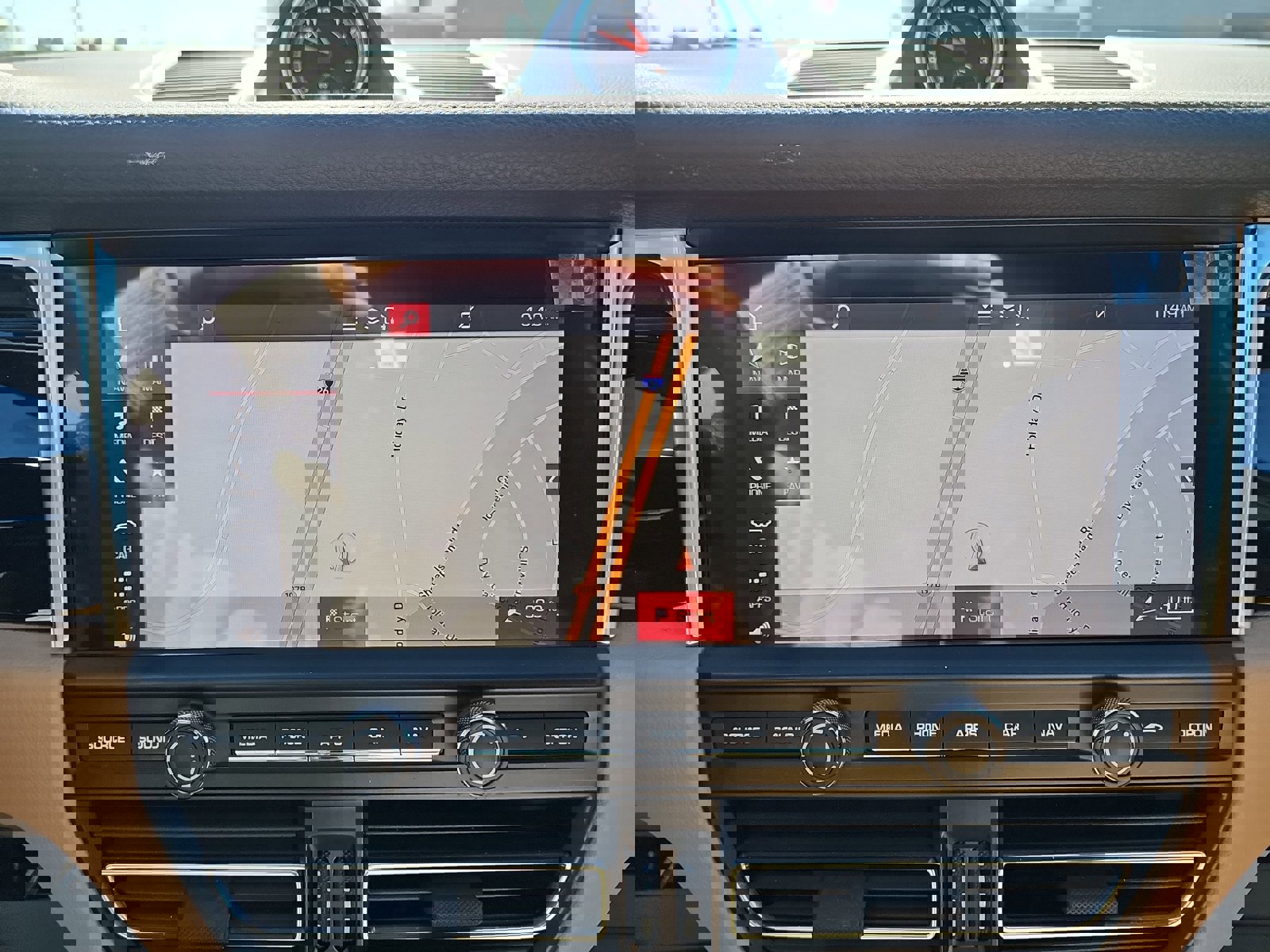 Used 2021 Porsche Macan image 23