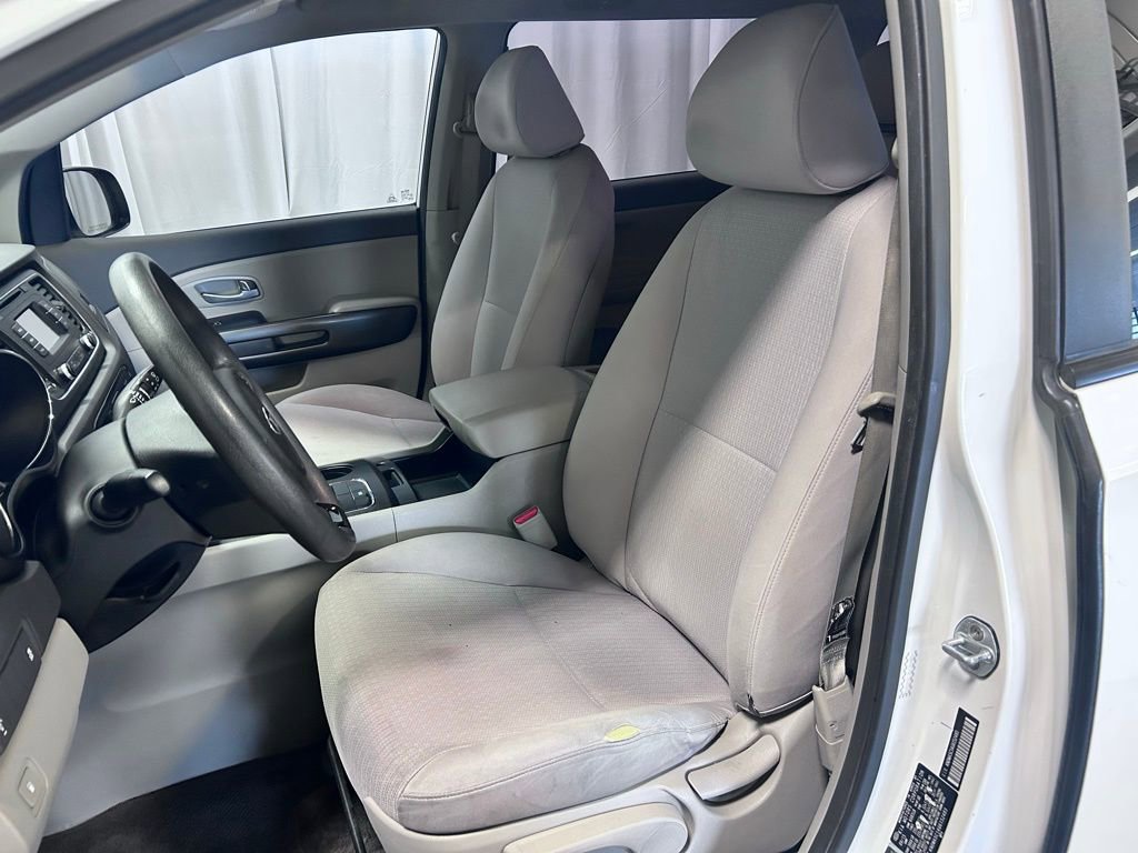 Used 2016 Kia Sedona L FWD image 7