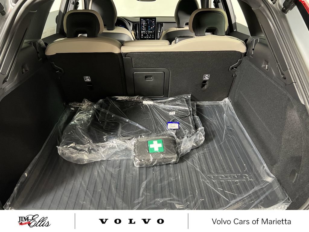 New 2026 Volvo XC60 B5 Plus w/ Protection Package Premier image 19