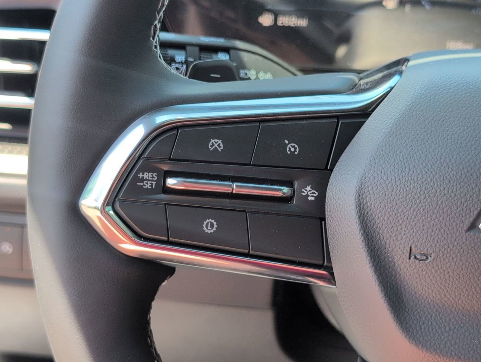 New 2026 Chevrolet Traverse LT w/ Sun and Wheel Package FWD image 26