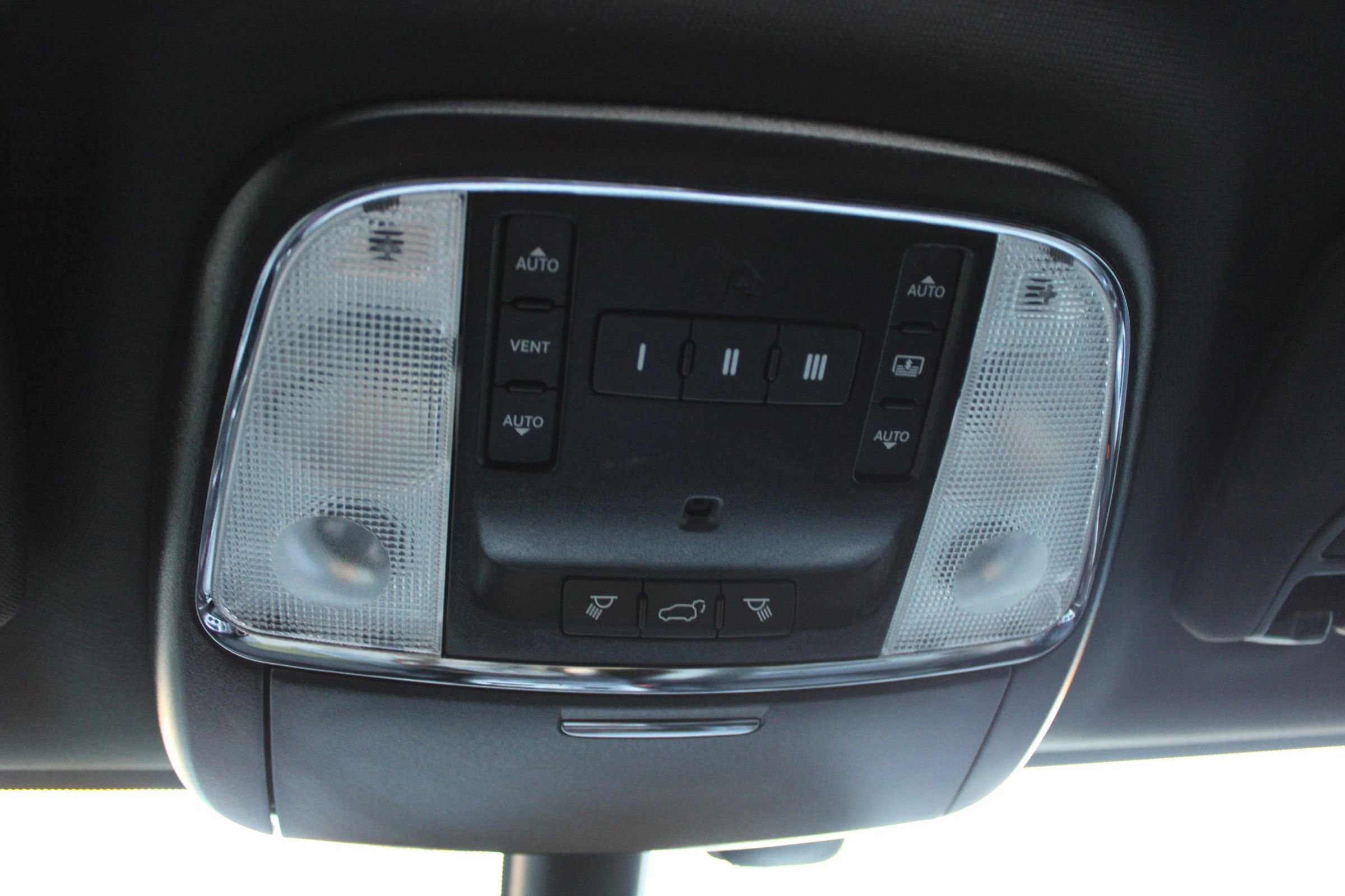 Used 2021 Jeep Grand Cherokee Limited w/ Luxury Group II image 31